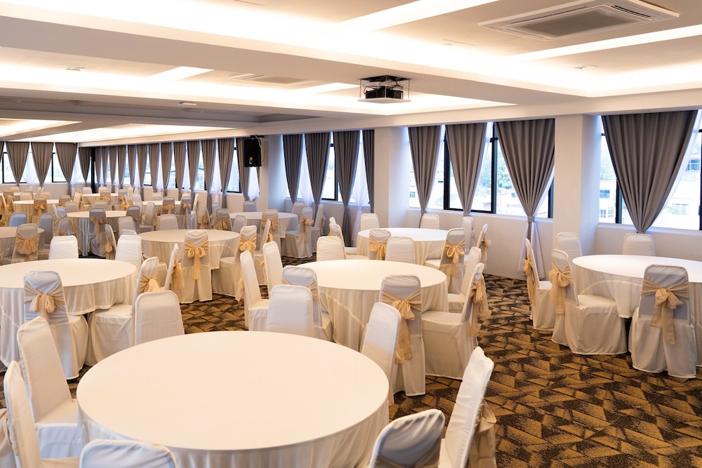 RM Hotel Muar 107/118