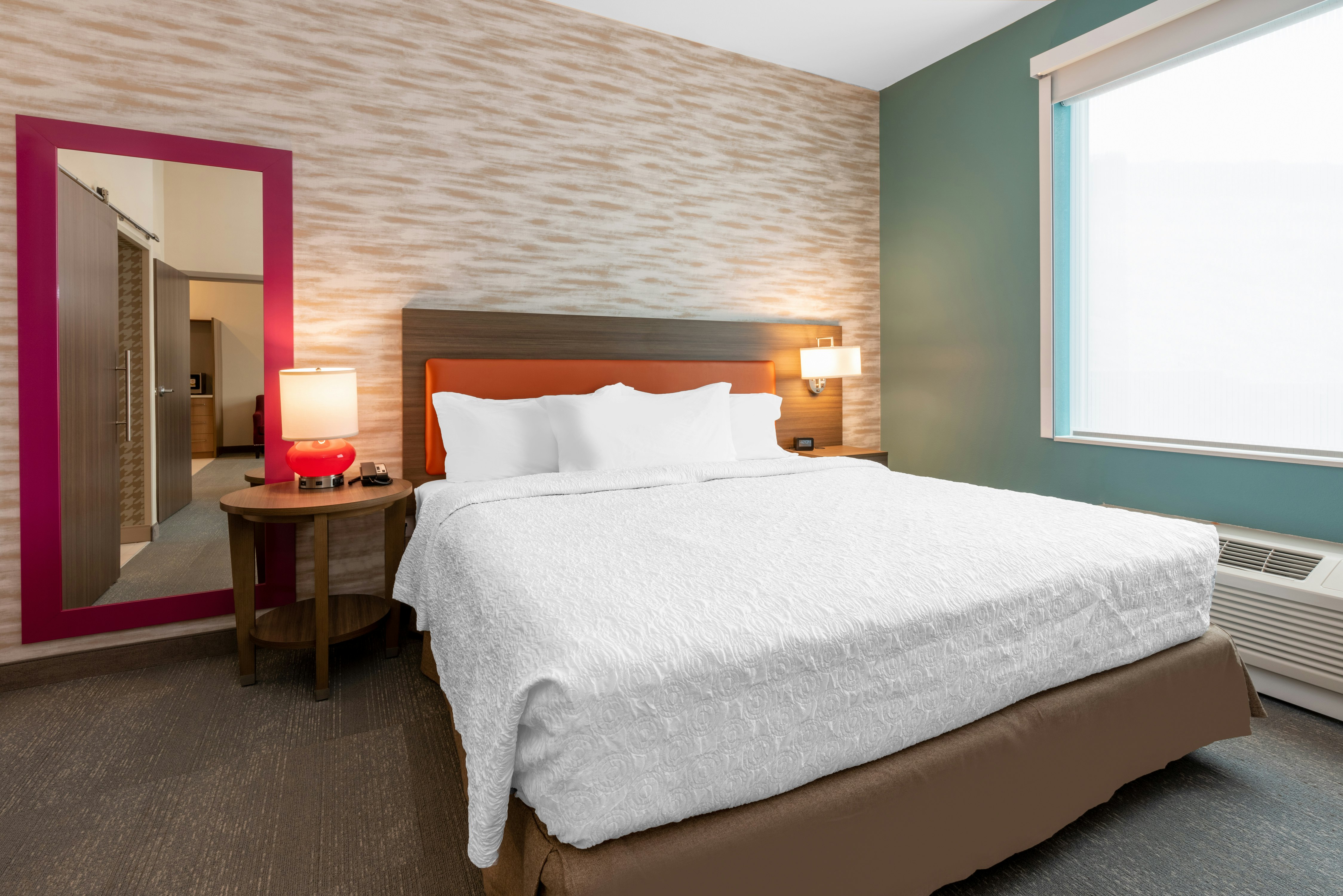 Suite, King Bed, Accessible