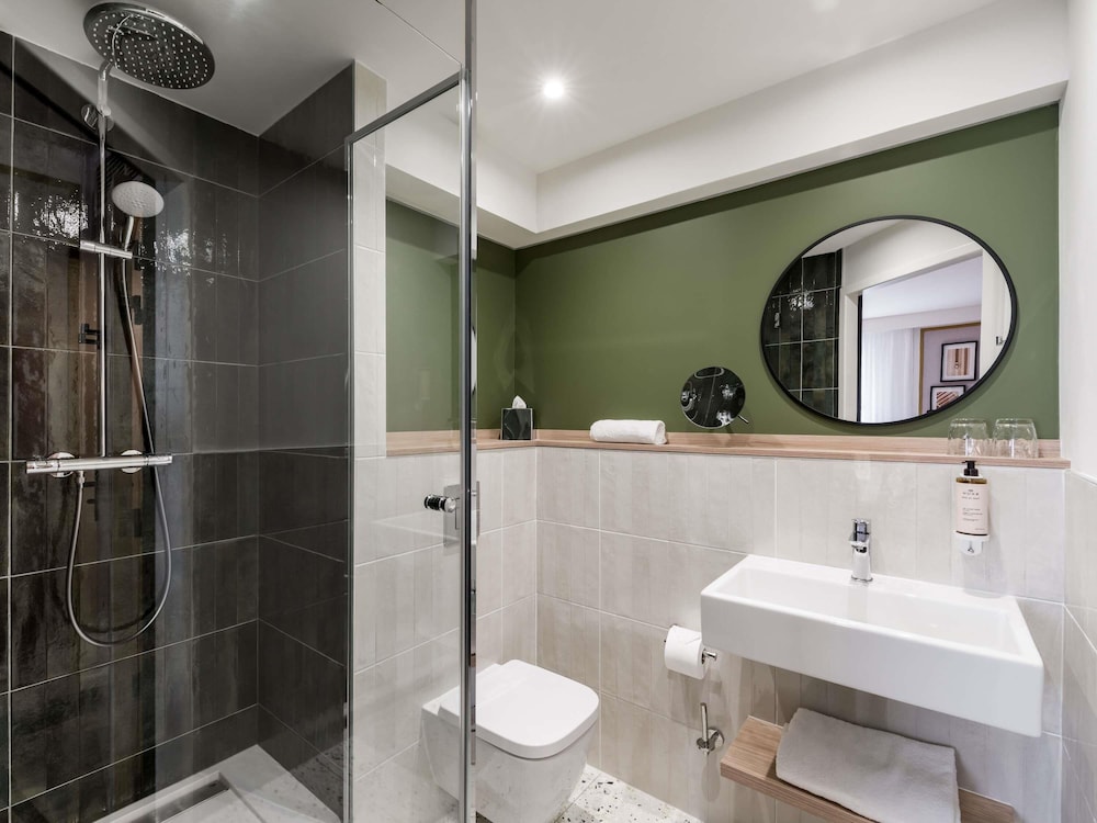 MERCURE Chartres Est 64/65