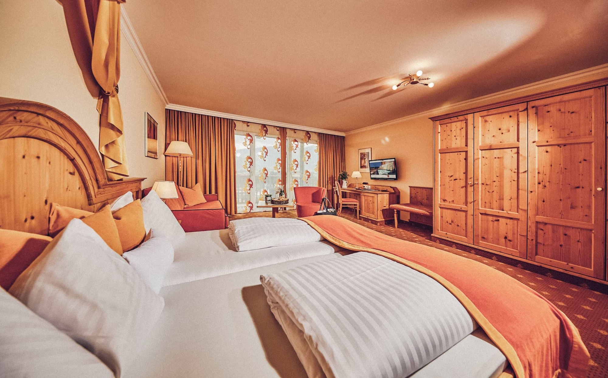LUXURY, STUDIO, DOUBLE BED, SOFA