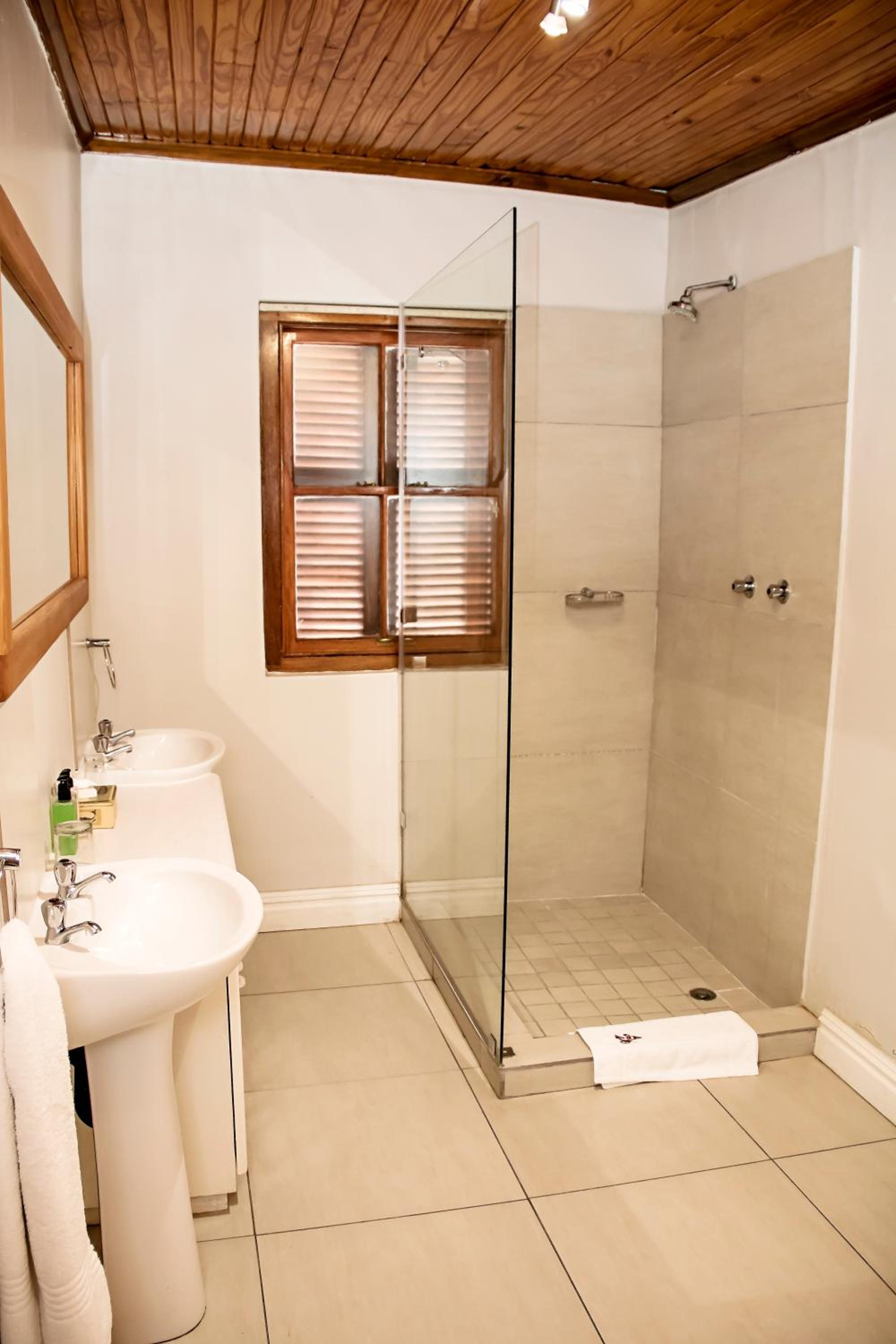 غرفة قياسية بسرير مزدوج، Beaufort Manor Country Lodge 5/7