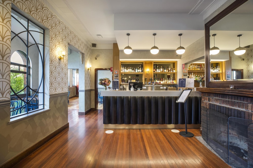 Pymble Hotel 6/50