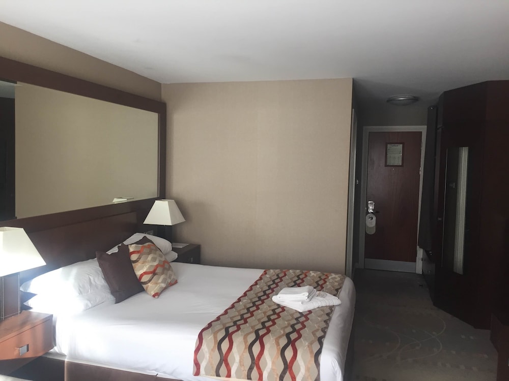 ALONA HOTEL 12/65