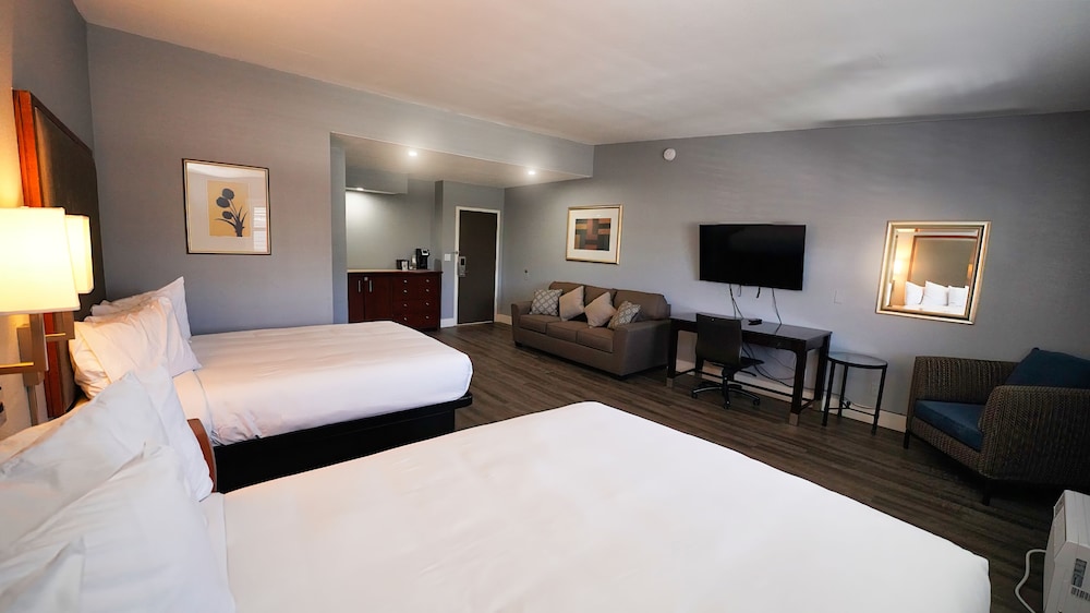 Seaside Inn & Suites 12/43