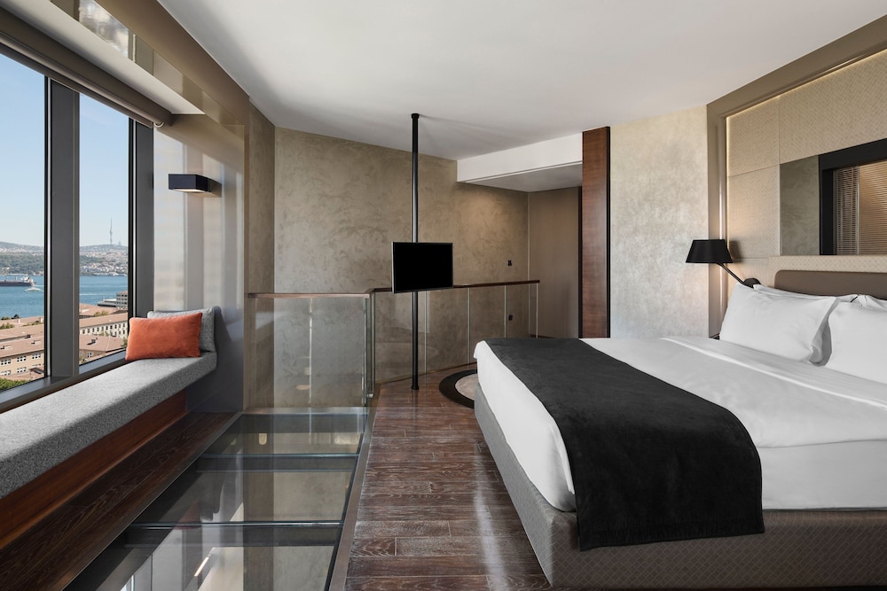Loft, Suite, Double Bed, Bosphorus View, Sofa