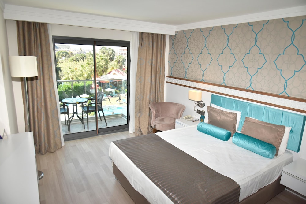 Luna Blanca Resort & Spa 16/50