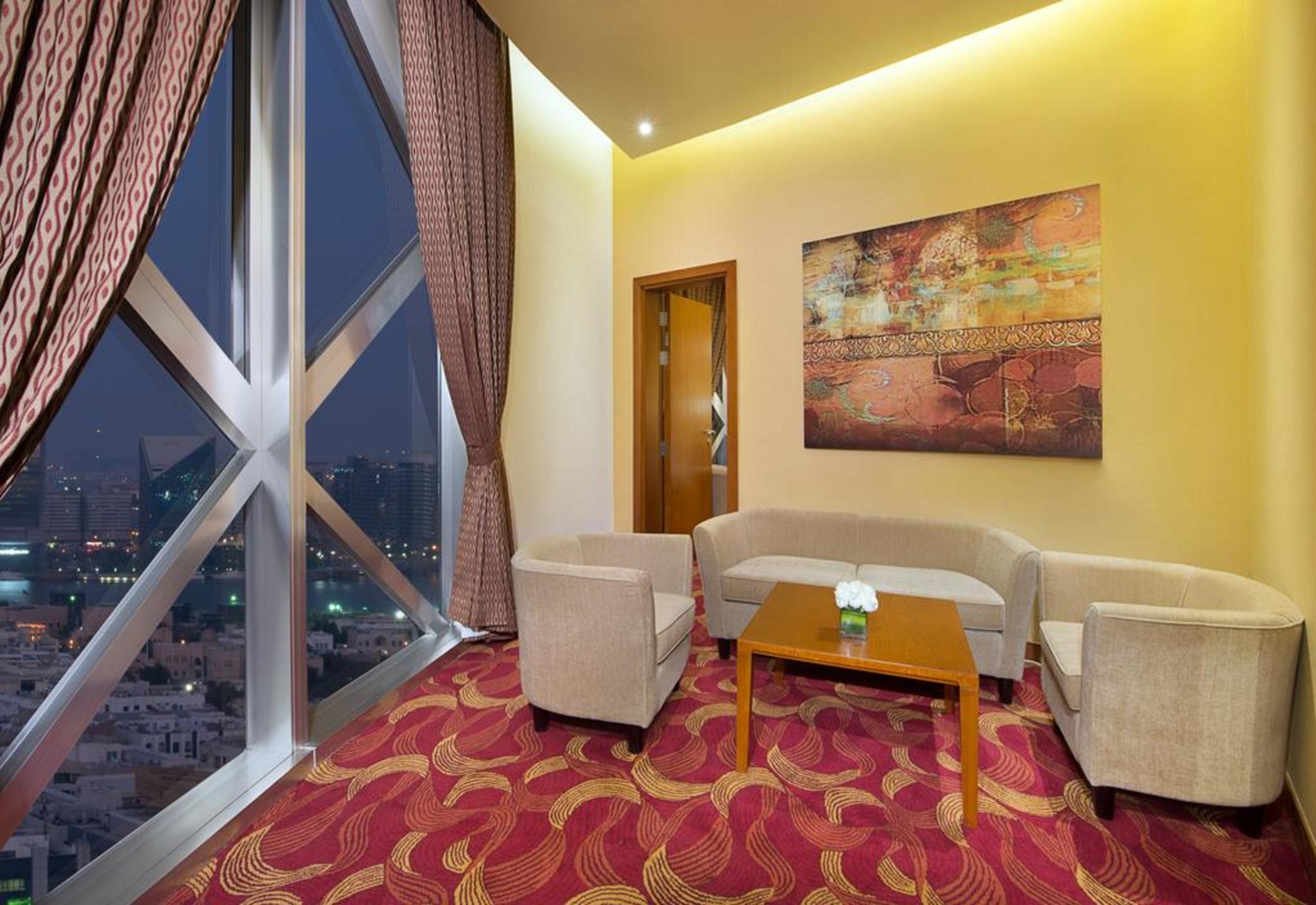 SEASON SUITE