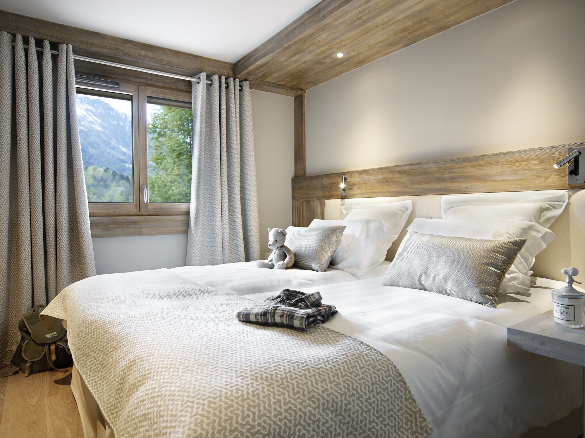 3 Rooms, Apartment, Queen and Twin Beds, 2 Sofa