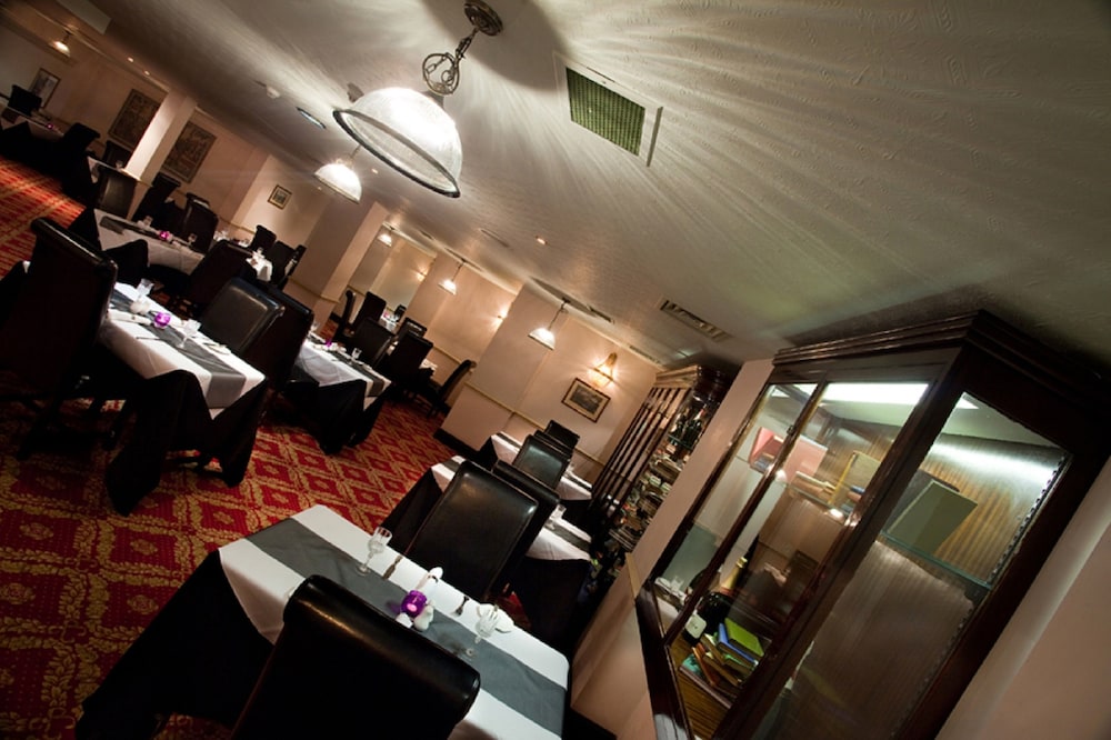 Adelphi Hotel 10/69