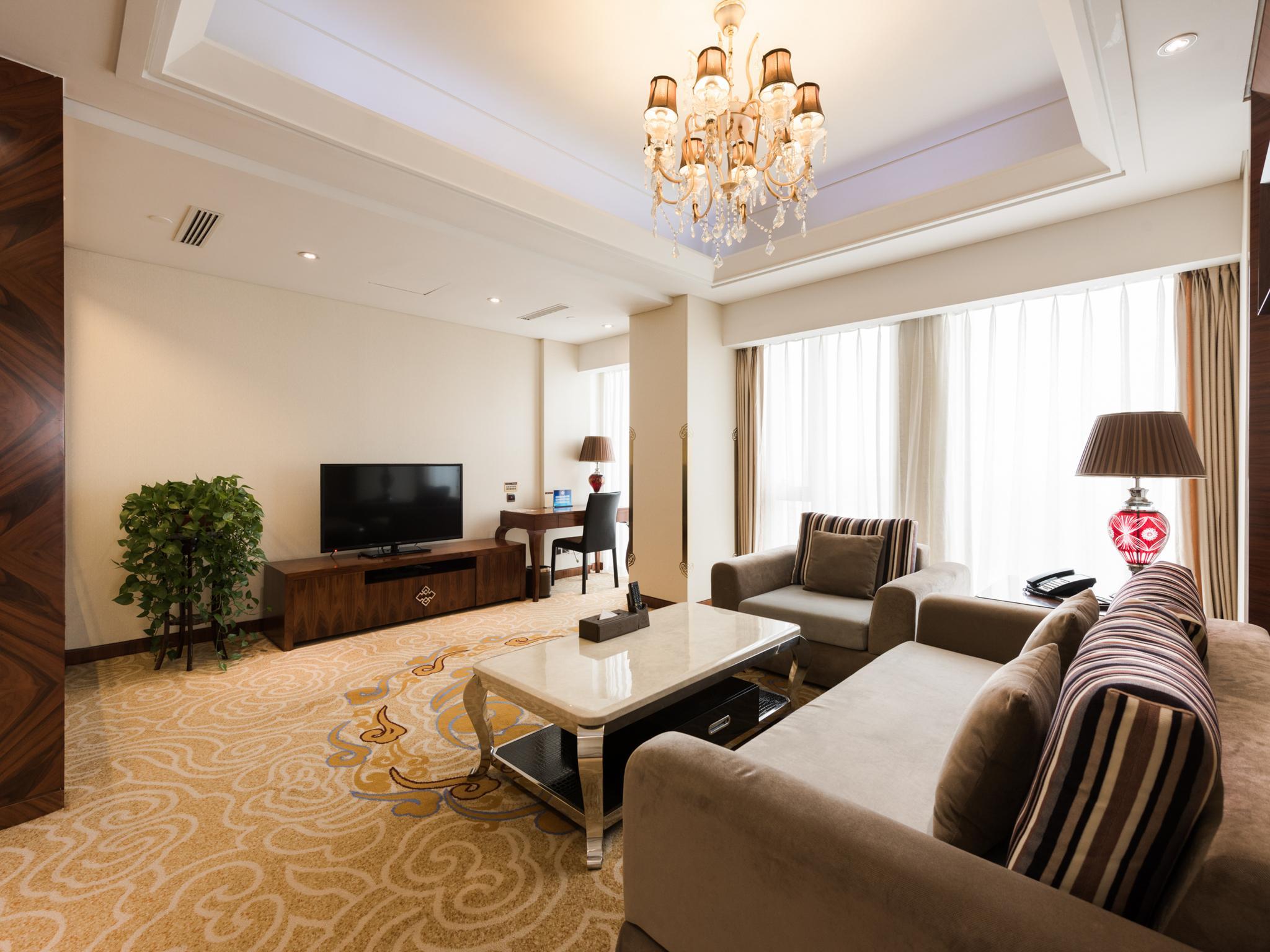 INNER MONGOLIA HOTEL 24/34