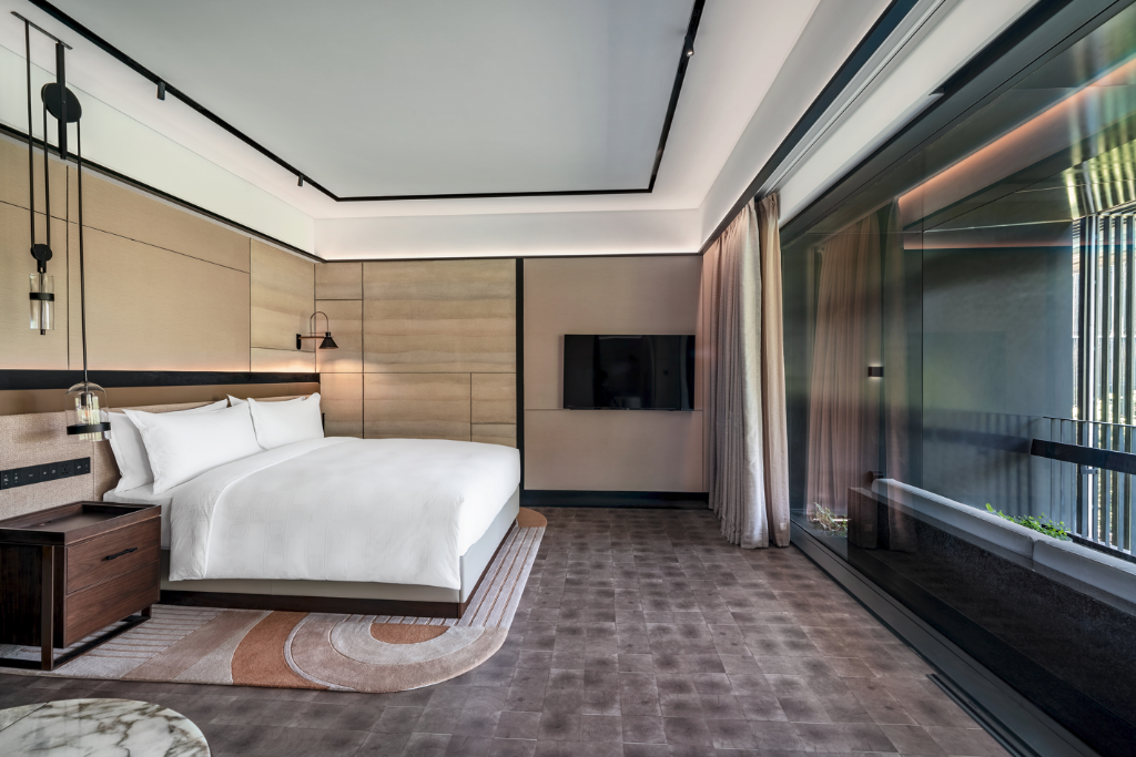 Murphy Bed, Sunshine, Suite, King Bed, Garden View