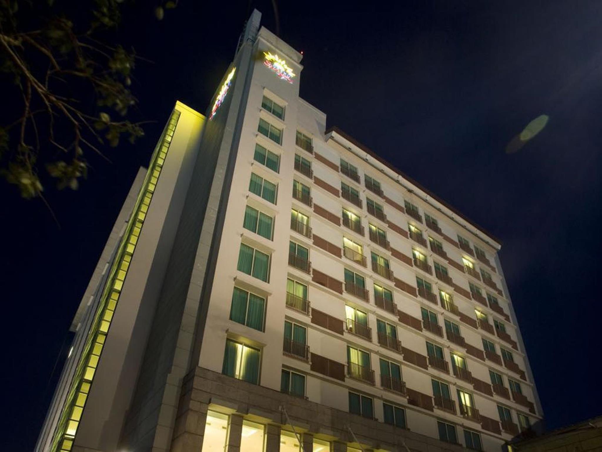 Grand Surya Hotel Kediri 2/51