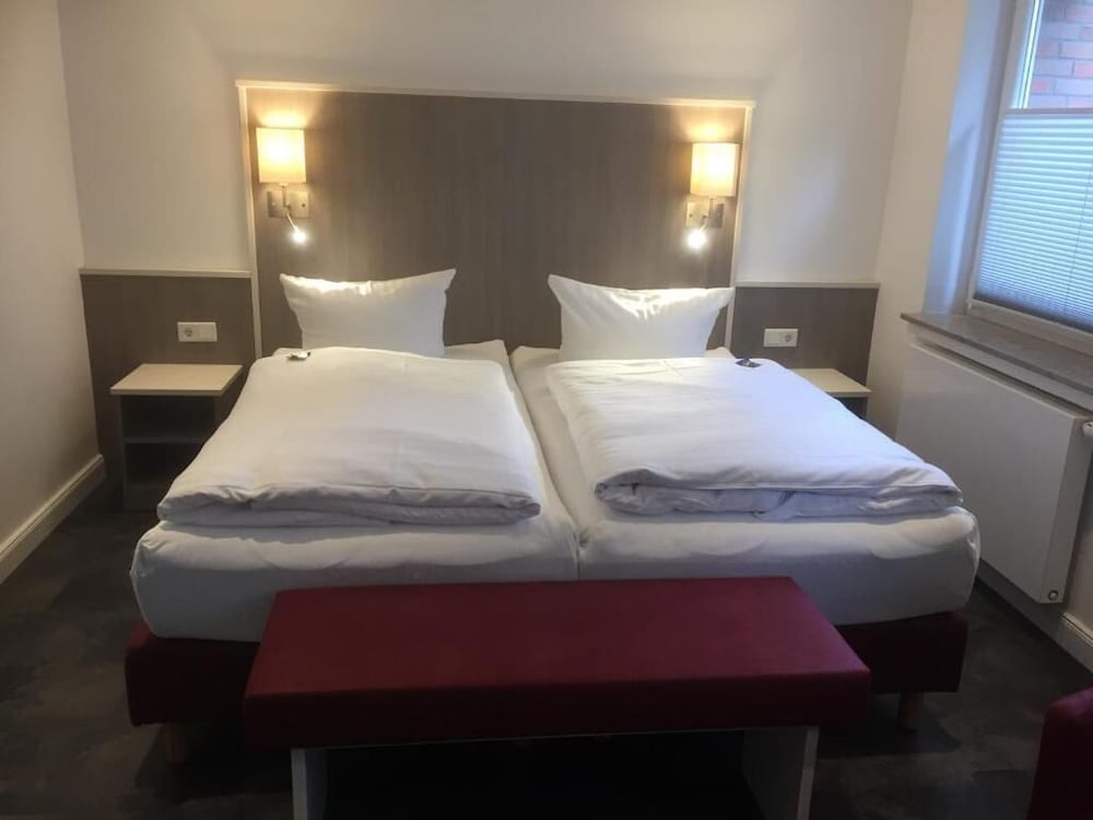 Hotel Am Stadtpark 28/63