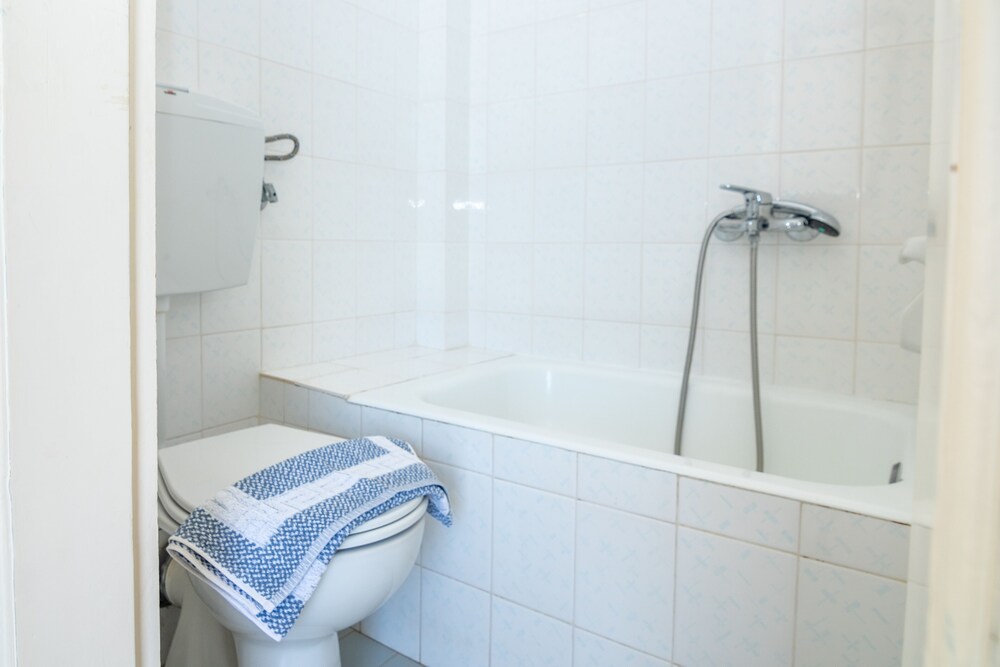 Orestis Hotel 54/56