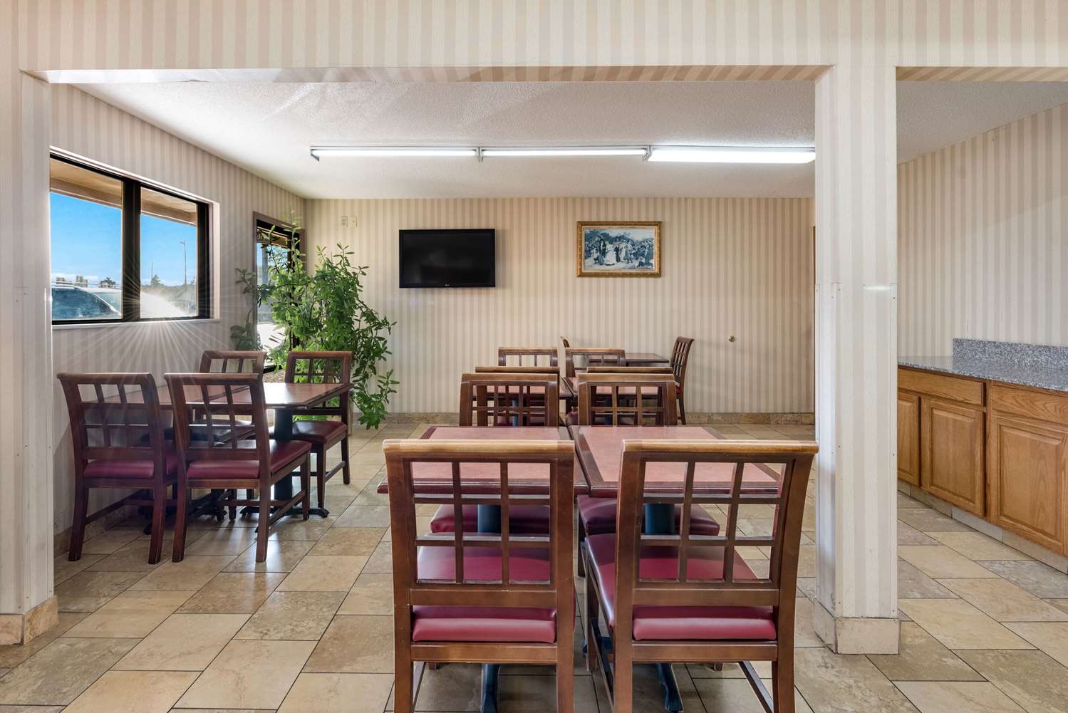 Rodeway Inn Columbus West 23/26