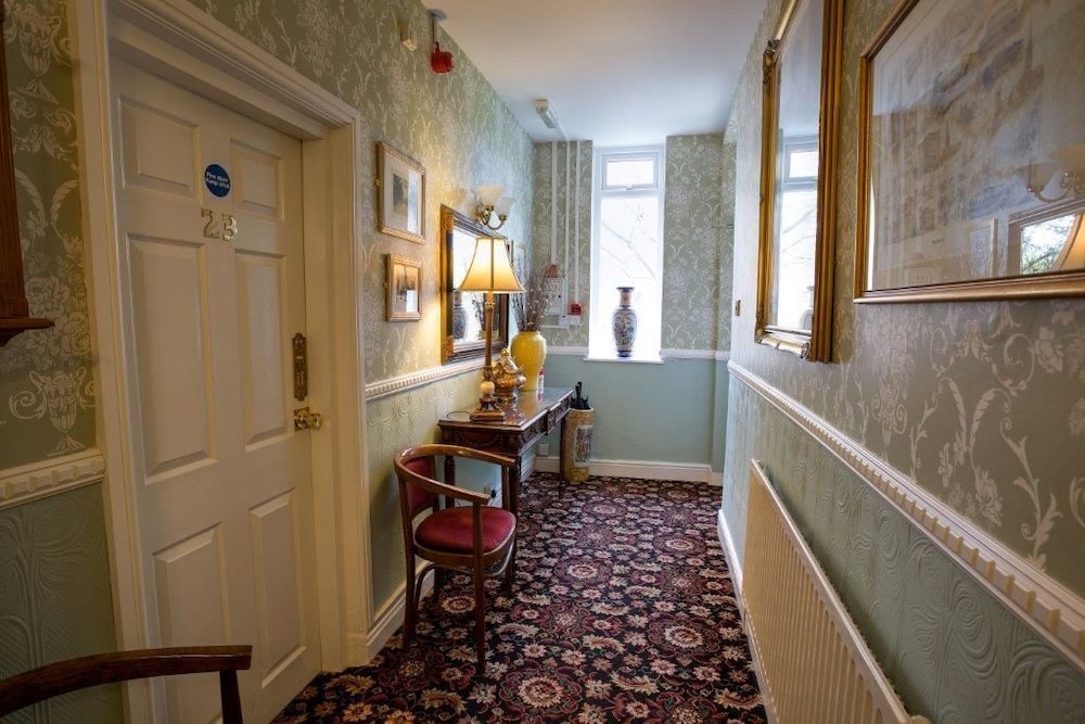 The Ascott 32/50