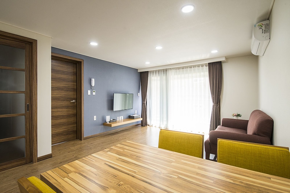 W Ocean Pension 5/31