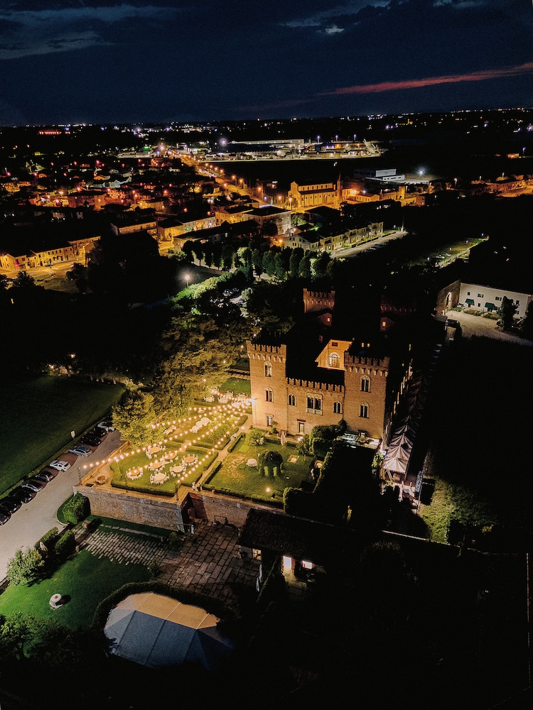 Relais Castello Bevilacqua 41/50