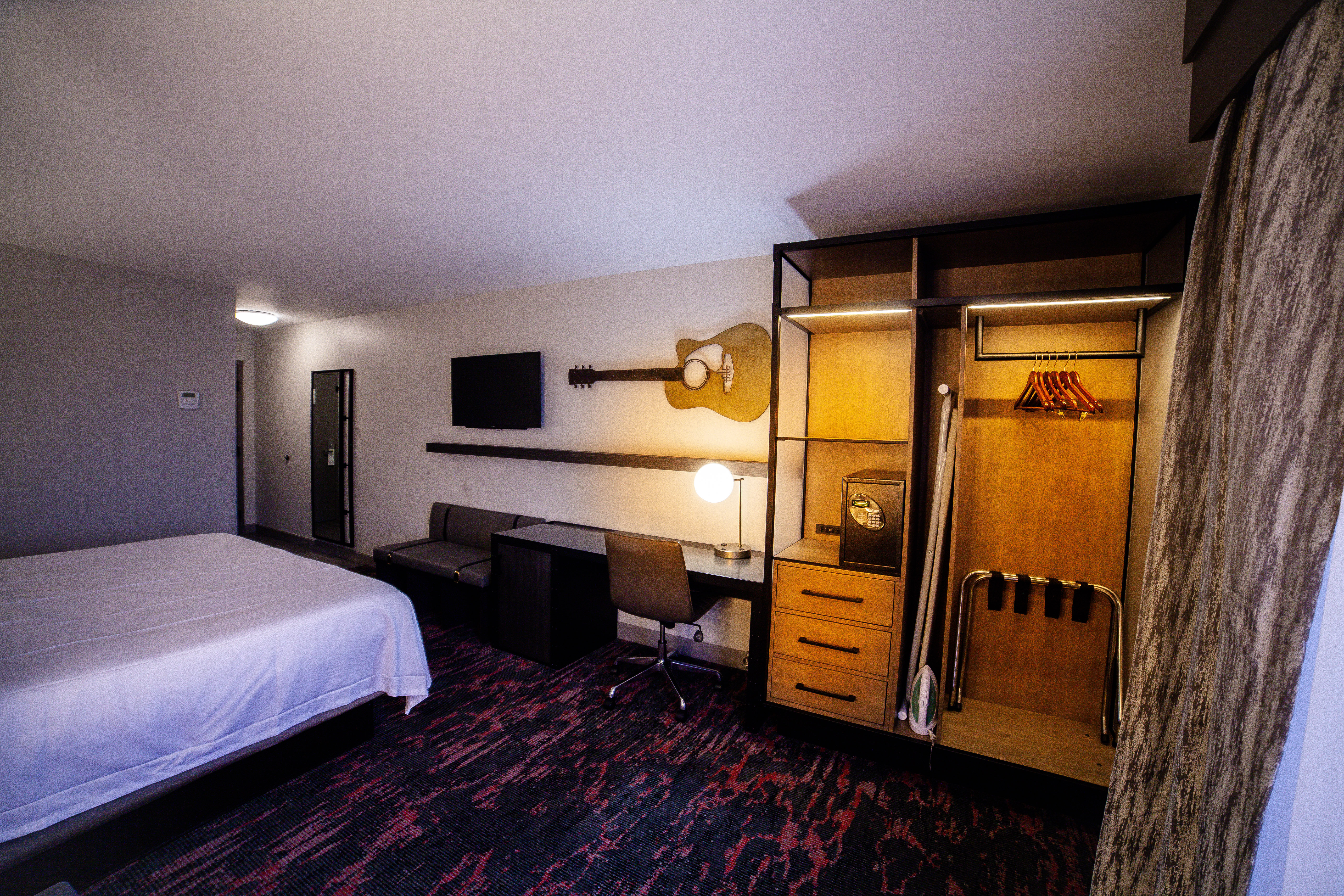 Best Western Plus Music Row 24/80