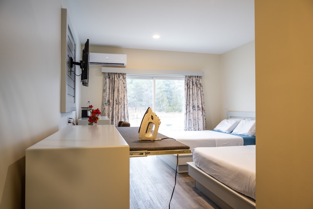 Leelas Villa Inn Flesherton 11/28