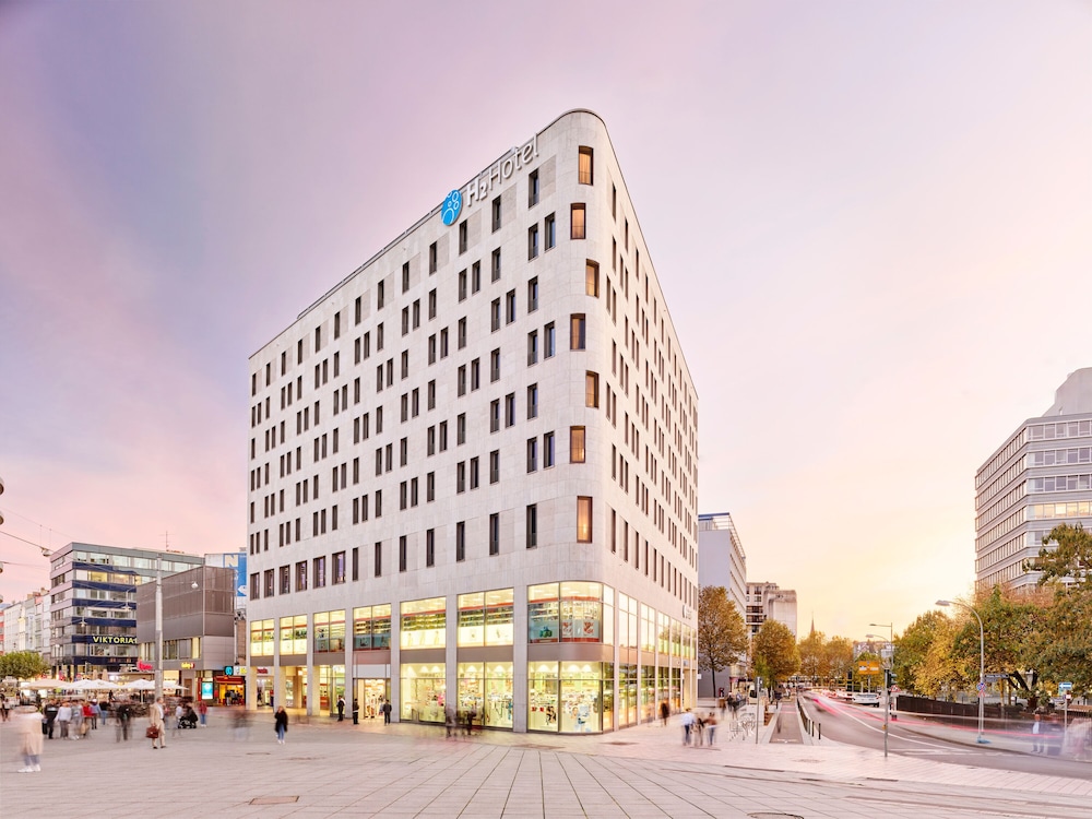 H2 Hotel Saarbrucken 1/30