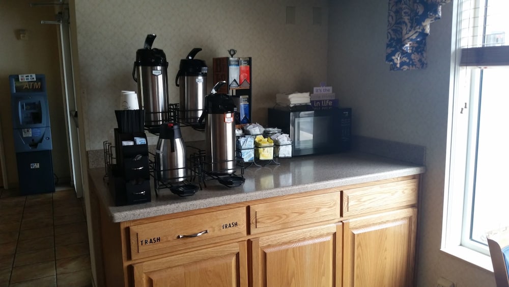 Holiday Inn Express Toledo West Napoleon 32/65
