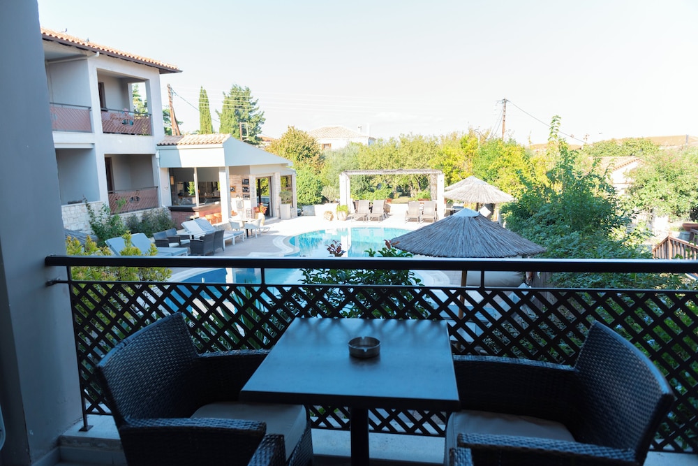 Stamos Hotel 34/48