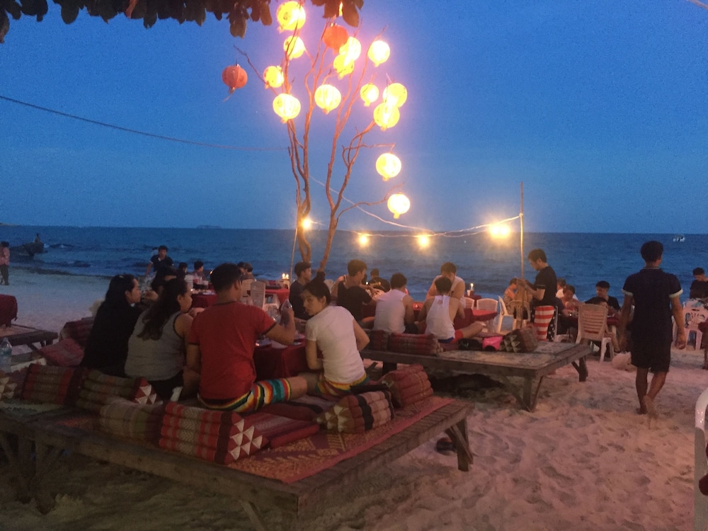 Sea Breeze Resort 33/35