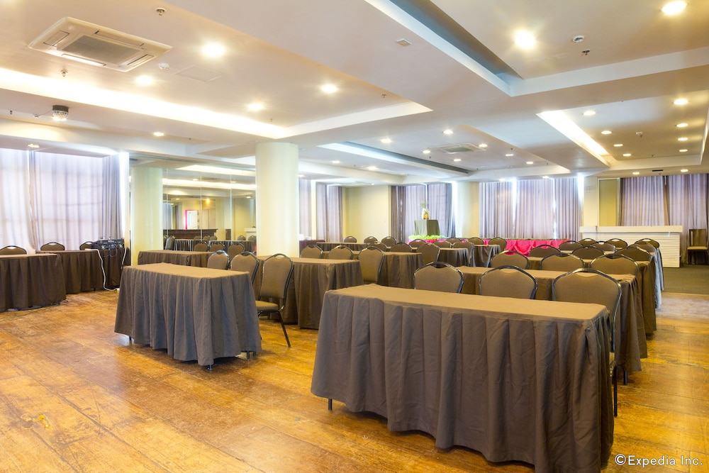 Lancaster Hotel Manila 27/45