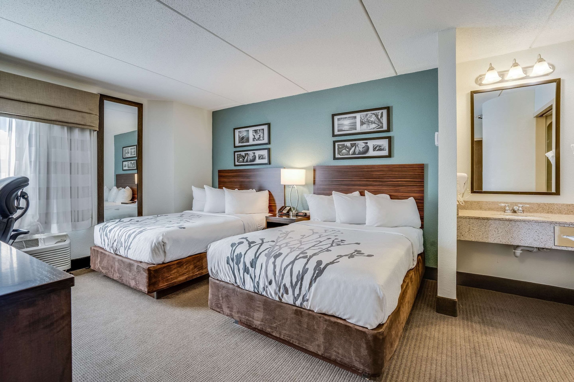 ROOM, 2 DOUBLE BEDS