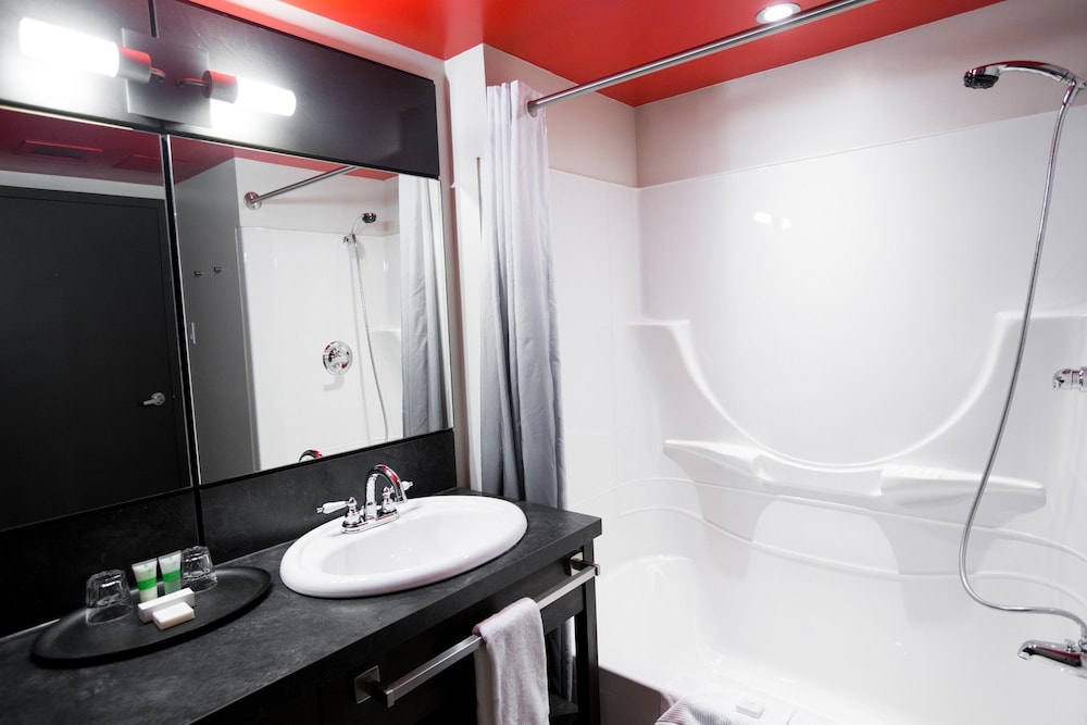 Grand Times Hotel Quebec City Airport 7/60