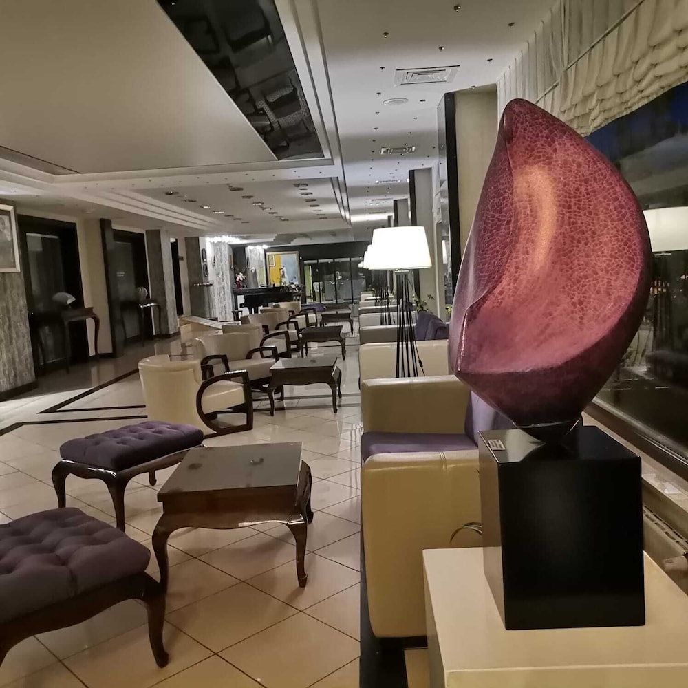 IRIS HOTEL 40/48