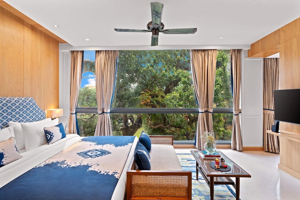 STUDIO, SUITE, GARDEN VIEW