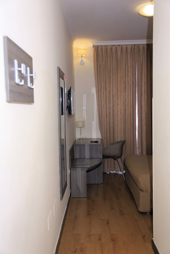 Venetian Hotel 40/50