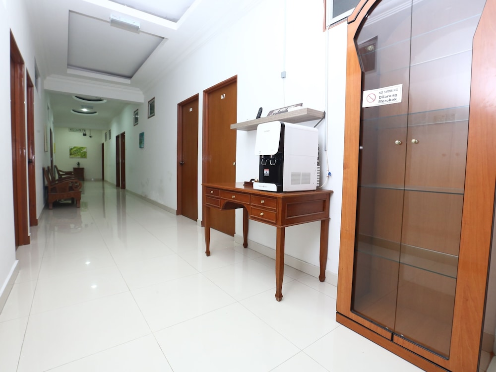 Oyo 89435 Nusantara Group Hotel 3/17