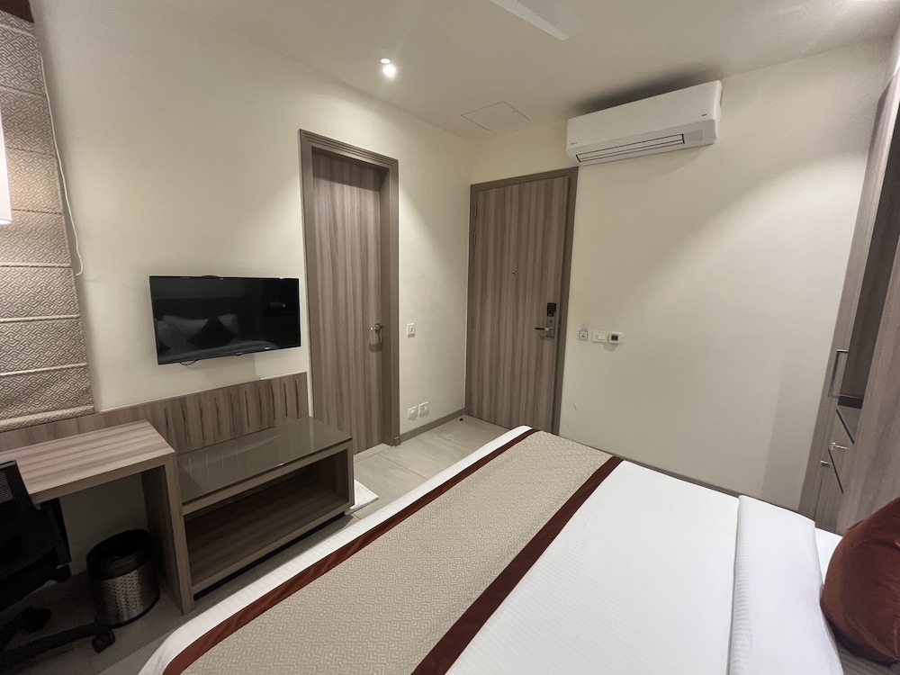 Hotel The Royal Vista 24/50