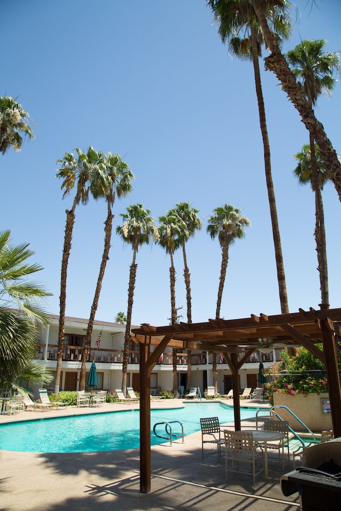 Inn at Deep Canyon 42/71