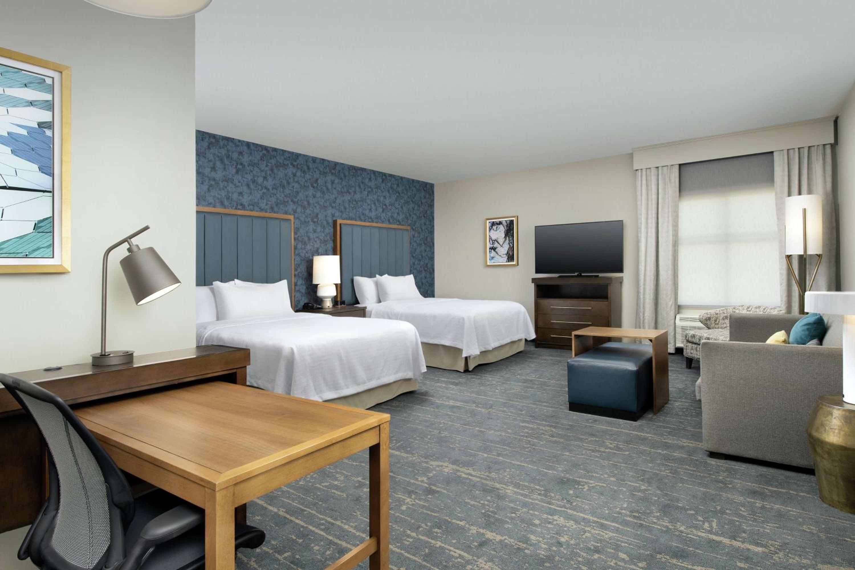 استوديو بسريرين كوين مع أريكة