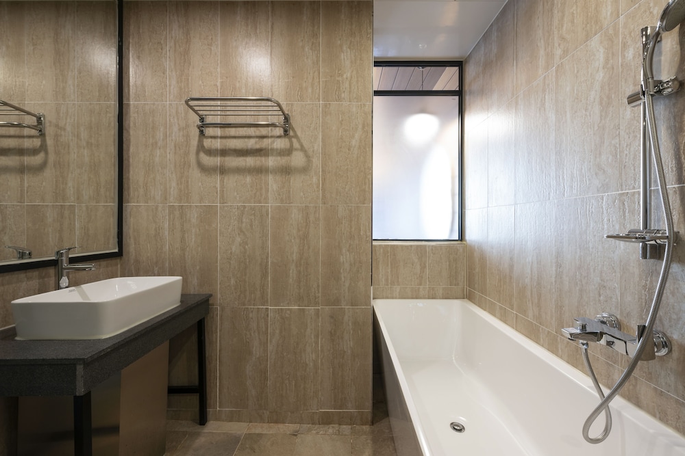 No.25 Hotel Nampo Daecheong 51/54