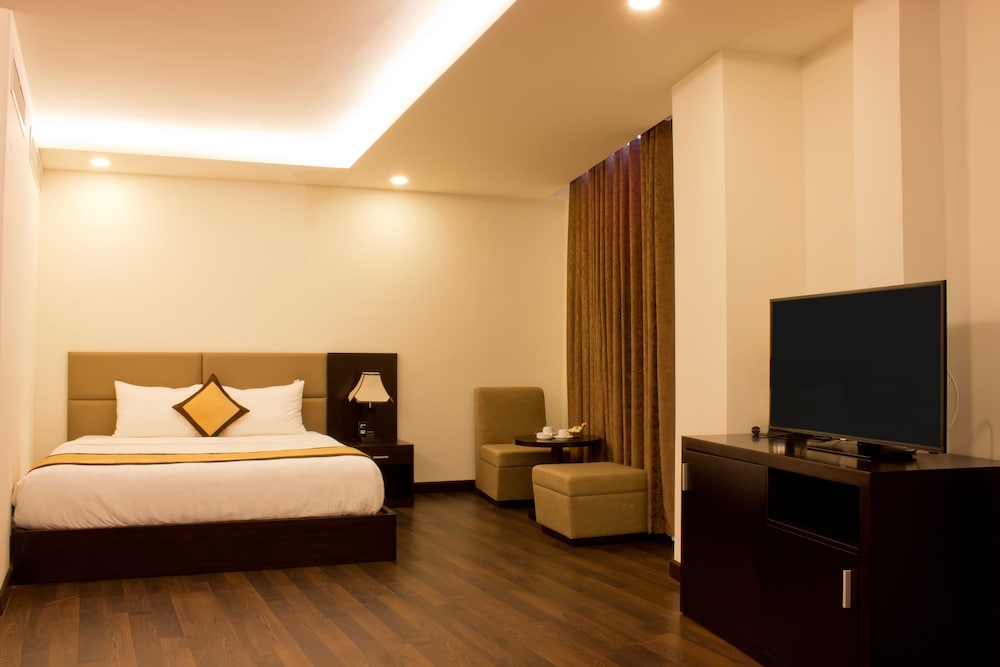International Hotel 34/63