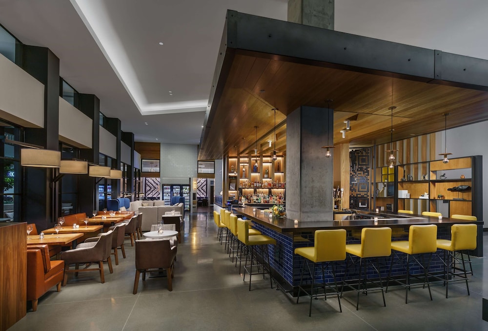 Hyatt Centric Mountain View 50/70