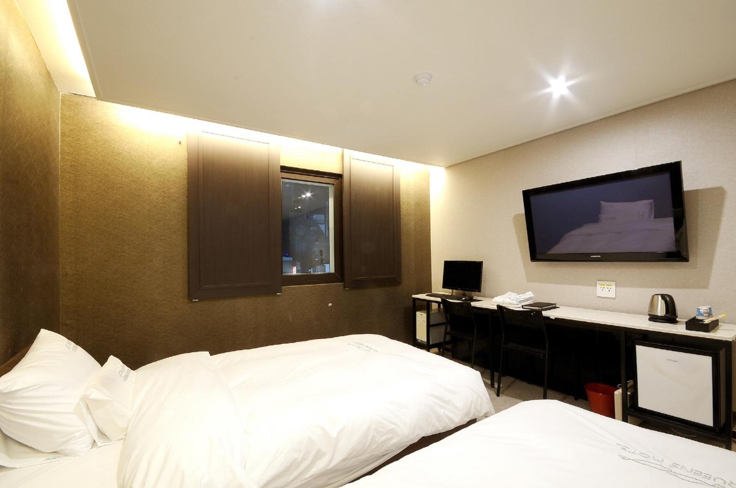 Standard, Twin Beds