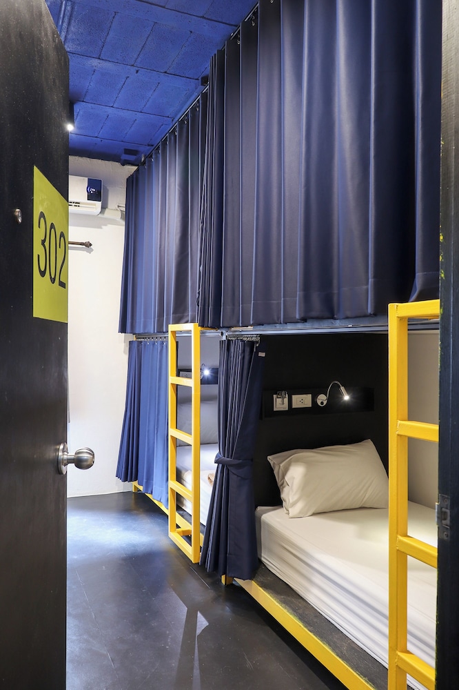 Fulfill Phuket Hostel 35/42