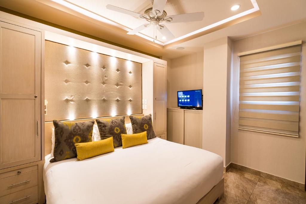 غرفة ركنية بسريرين كينج بإطلالة على البحر بغرفتي نوم، Resorts By Pinnacle 220 2/4