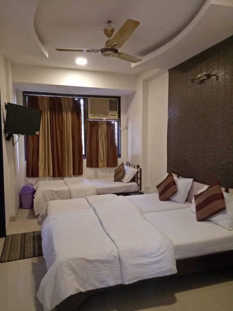 HOTEL NAVI MUMBAI 12/40