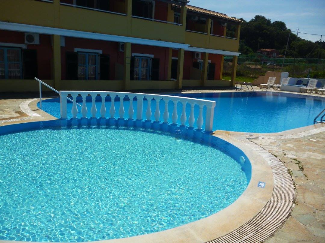 ALEXIS POOL APARTMENTS 21/25
