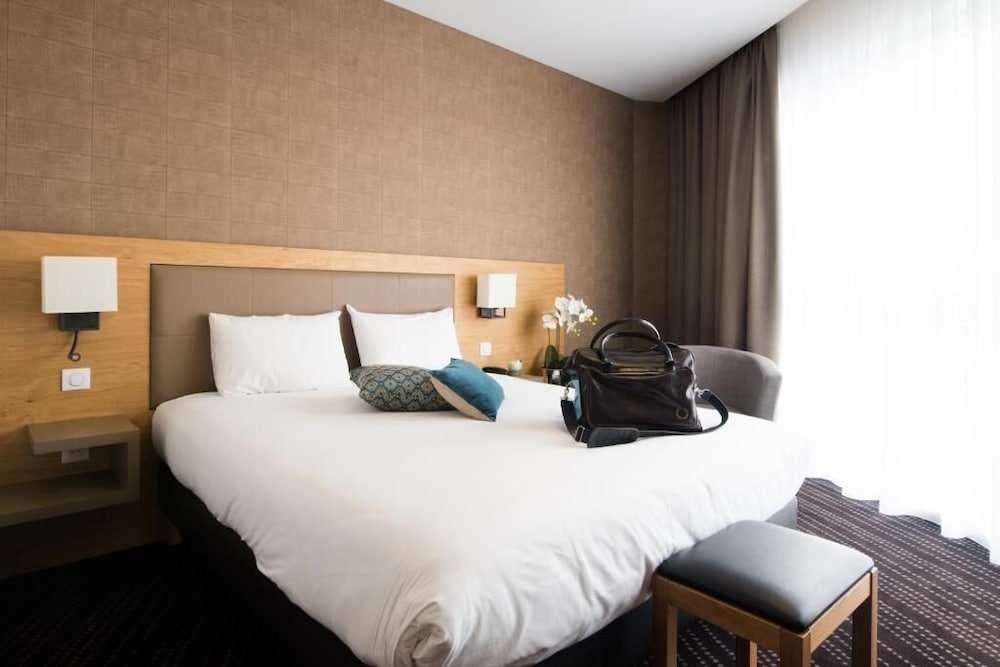 DELUXE, DOUBLE BED