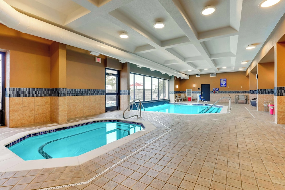 Drury Inn and Suites Birmingham Lakeshore Drive 25/50