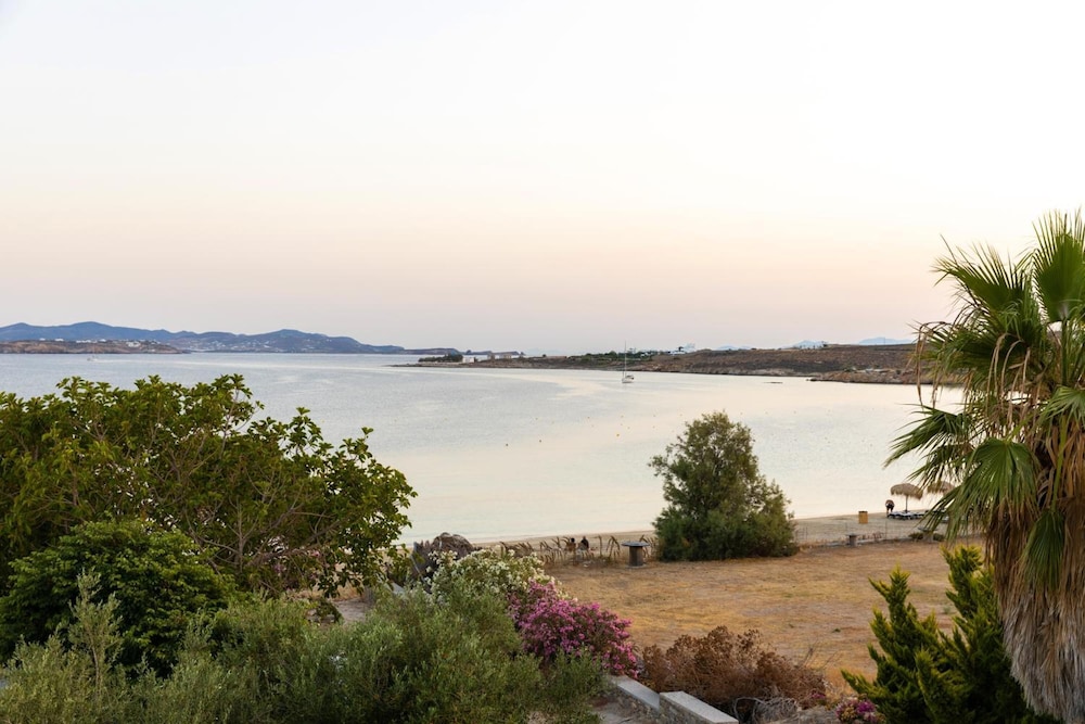 Omilos Beachfront House 43/59