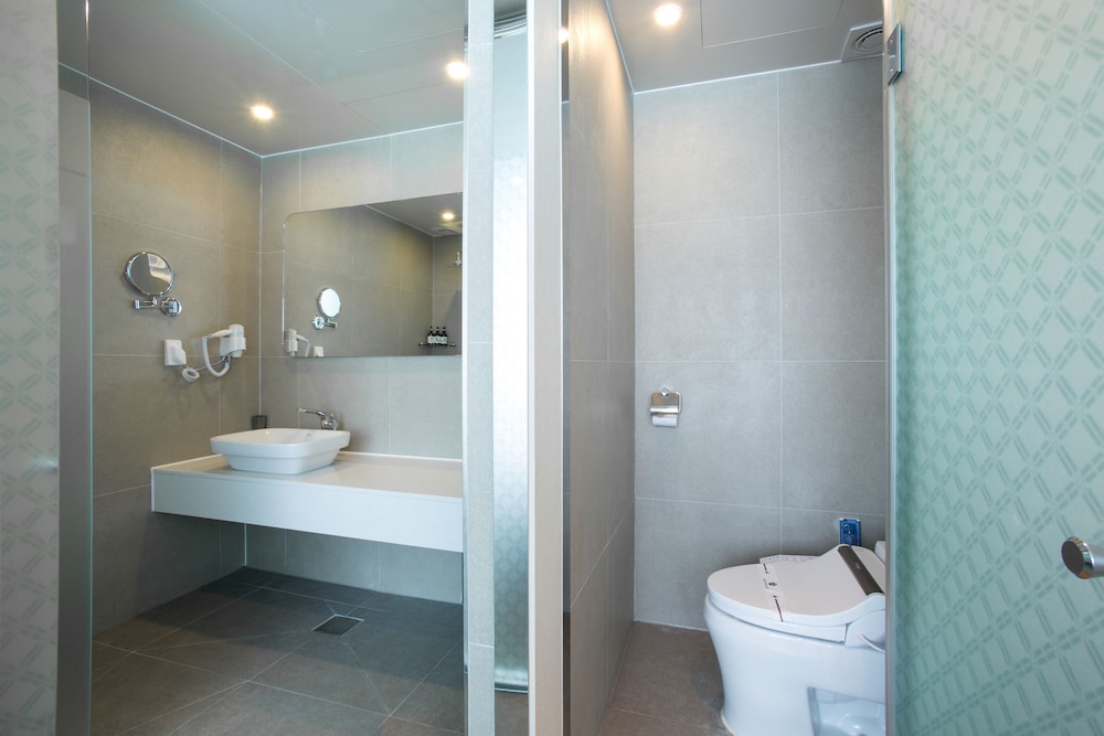 Dong Gyeong Hotel 63/64